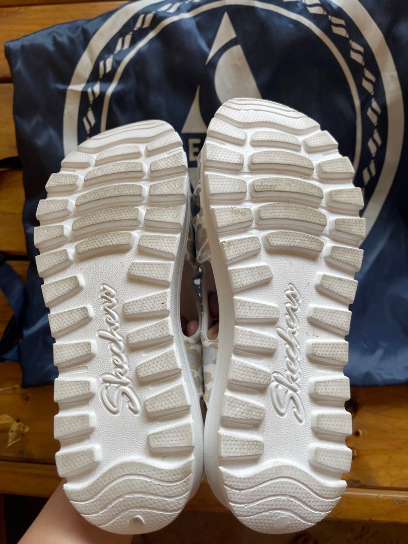Ladies skechers sale size 6 top