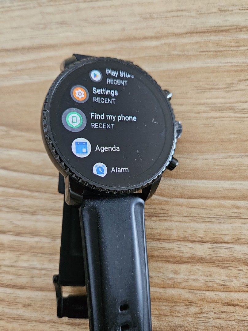 Fossil Men Gen 3 Smartwatch Good Condition Men s Fashion