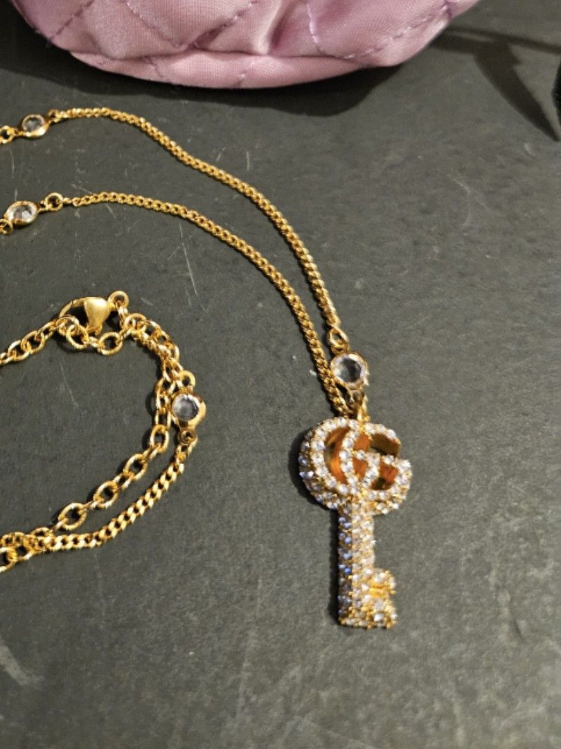 Double G key necklace with crystals