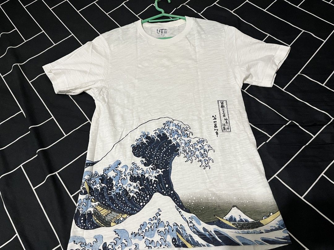 Hokusai Blue Kanagawa Wave Uniqlo UT, Men's Fashion, Tops & Sets