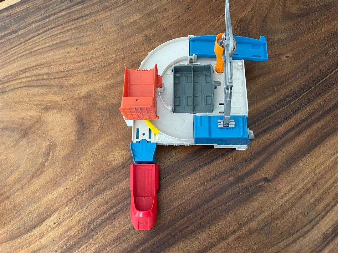 Hot wheels city shipyard escape top