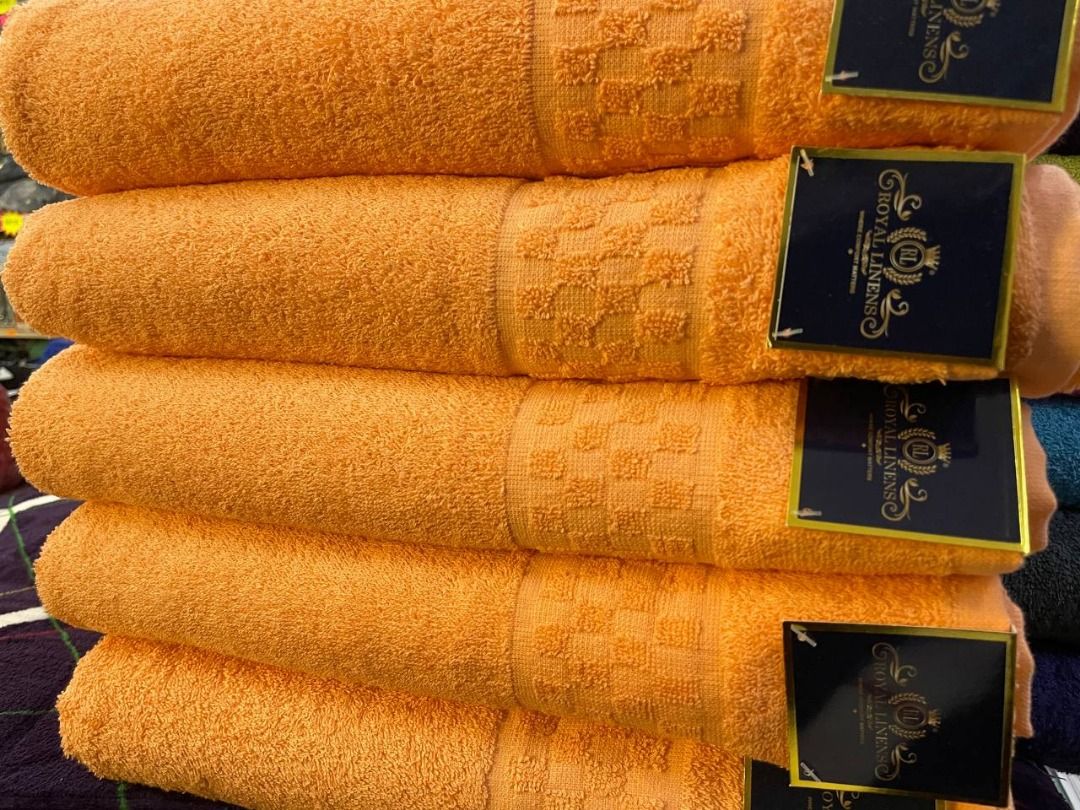Target store gold towels