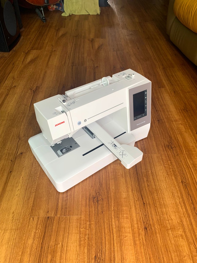 JANOME MC550E EMBROIDERY MACHINE W/ WARRANTY, Hobbies & Toys