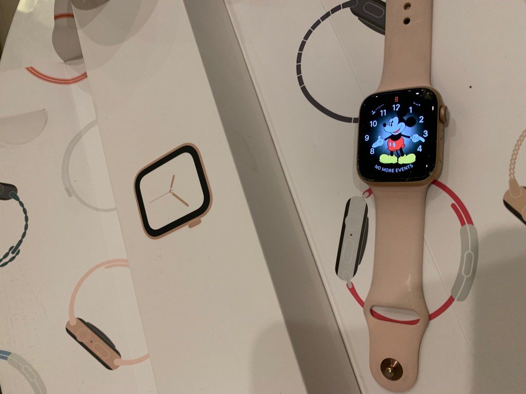 Jual Apple Watch series 4 size 44mm iwatch