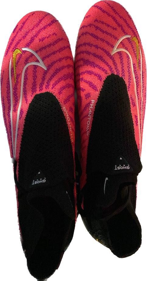 kasut bola nike phantom