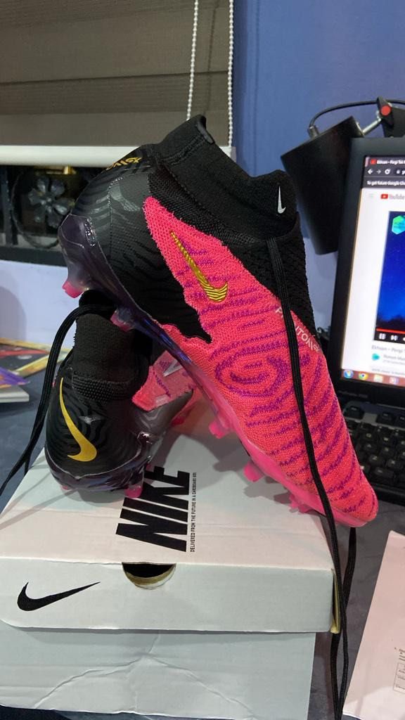 kasut bola nike phantom