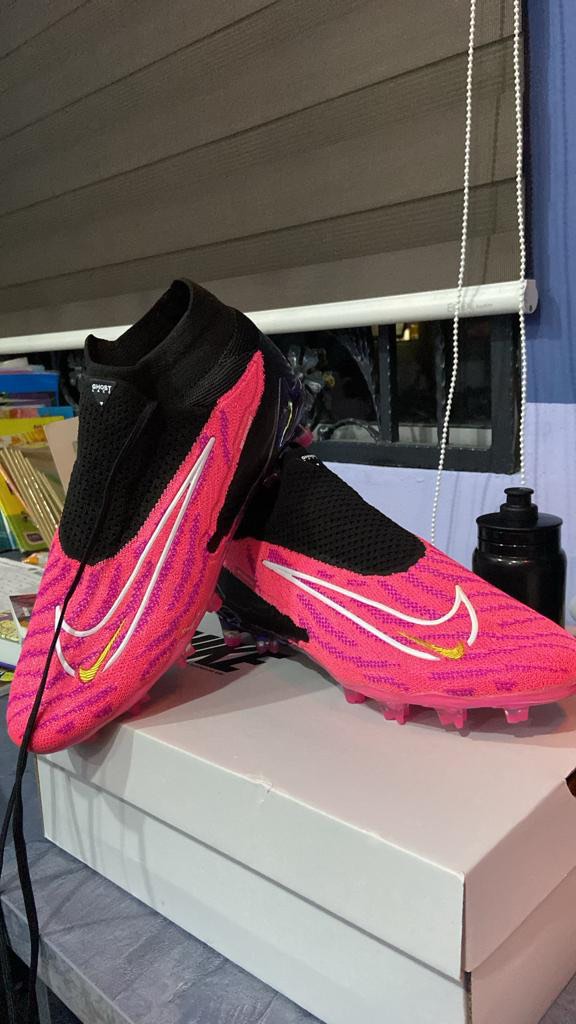 kasut bola nike phantom