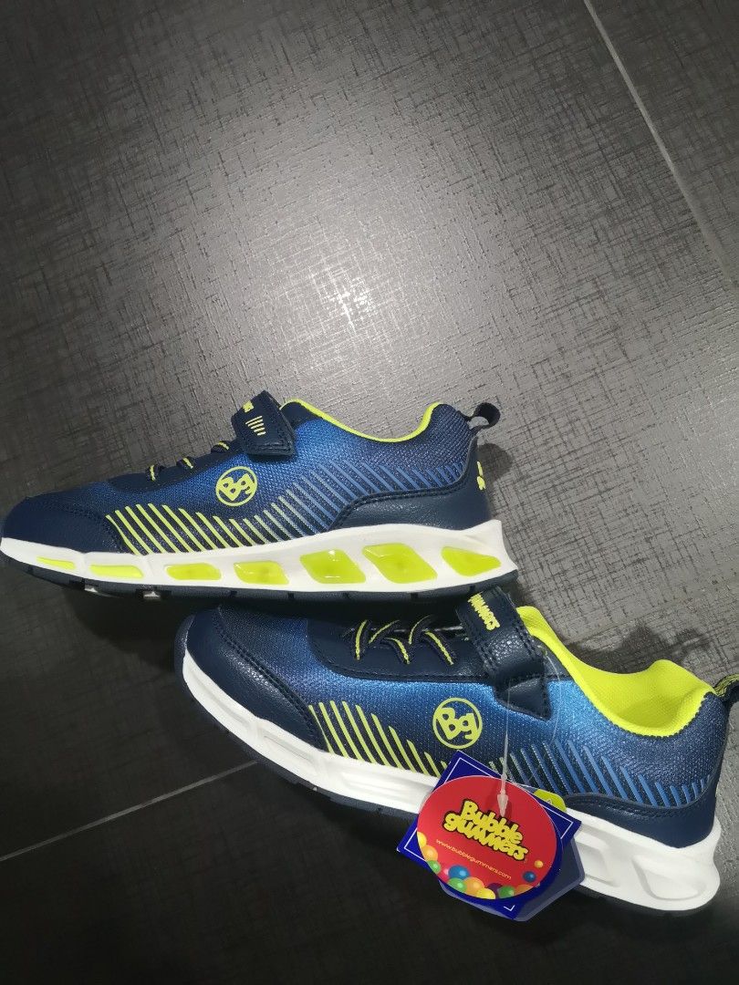Mandaluyong free shoes shop