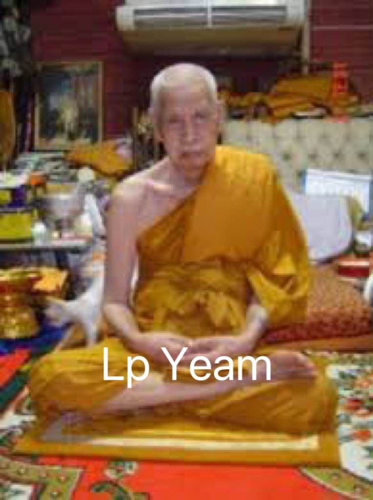 Kumanthong Bucha Lp Yeam, Hobbies & Toys, Memorabilia & Collectibles ...