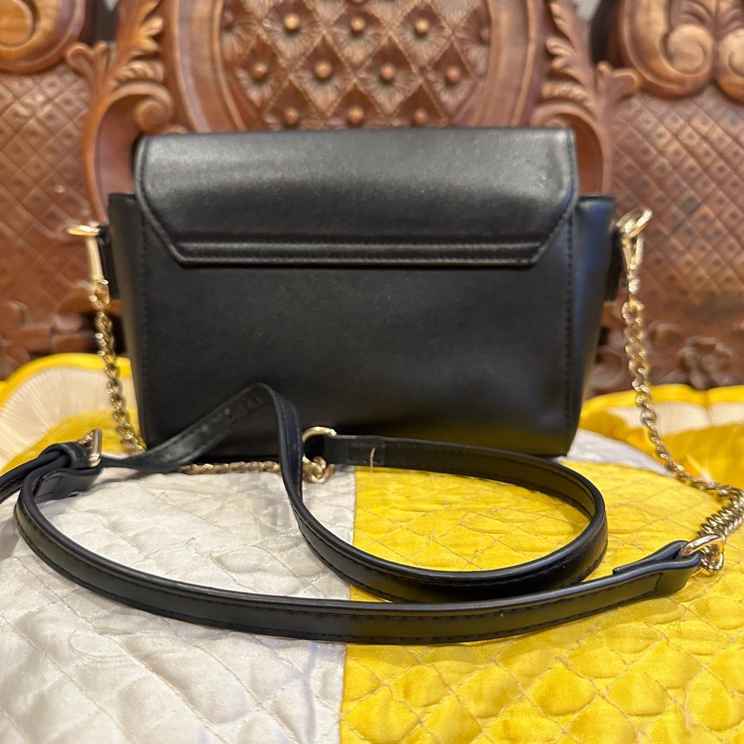 LATEM CHAIN SLING BAG, Women's Fashion, Bags & Wallets, Crossbody Bags on Carousell