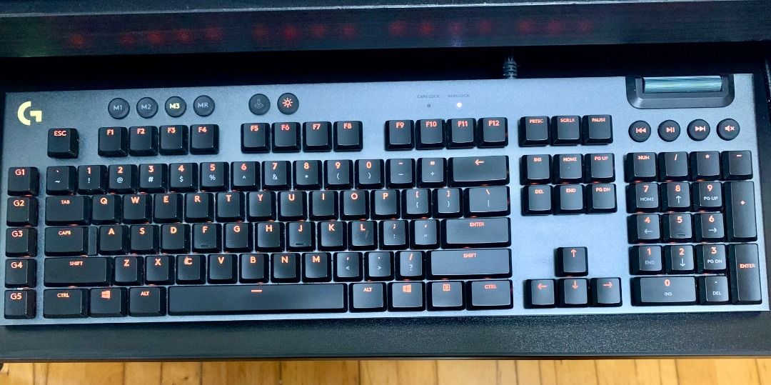 Logitech G913 Wired full keyboard - brown switch (clicky + tactile ...