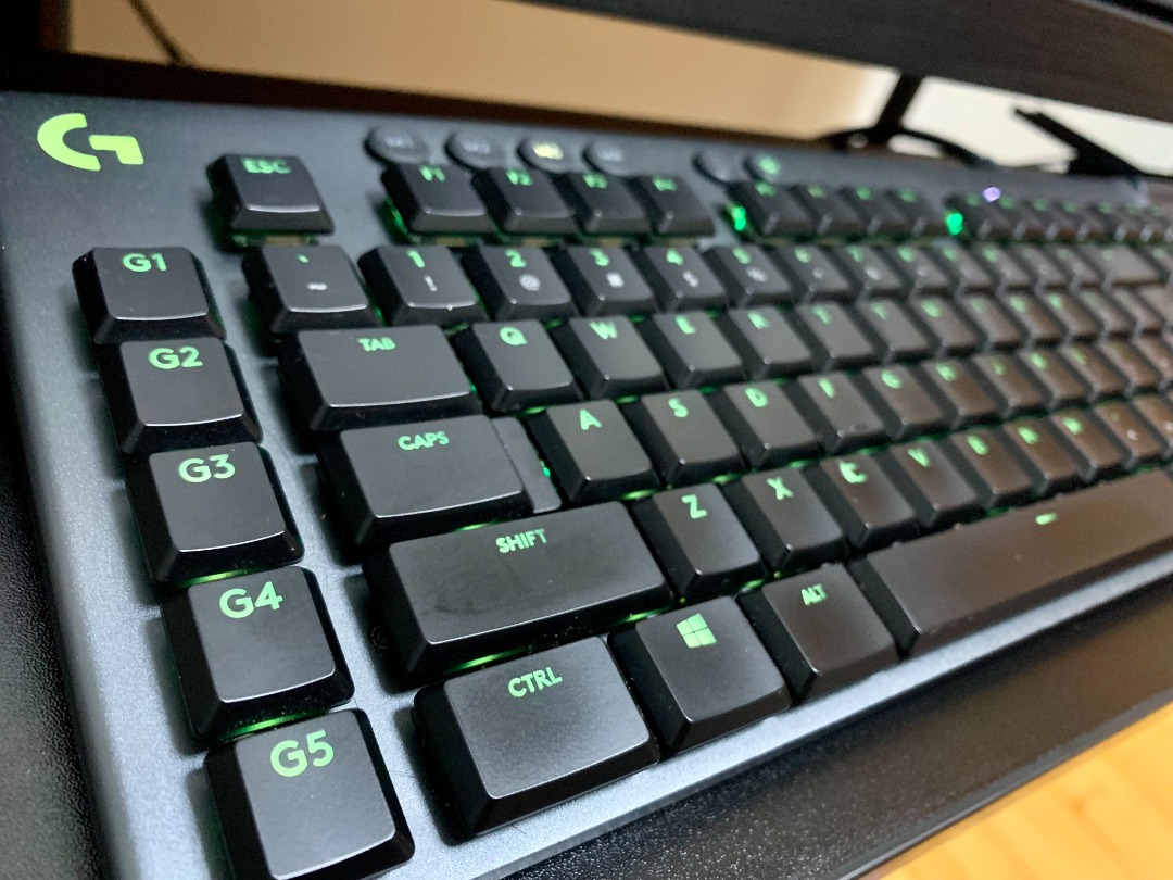 Logitech G913 Wired full keyboard - brown switch (clicky + tactile ...