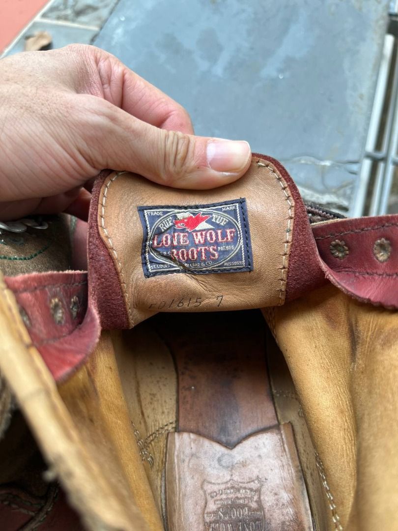 Red wolf boots store