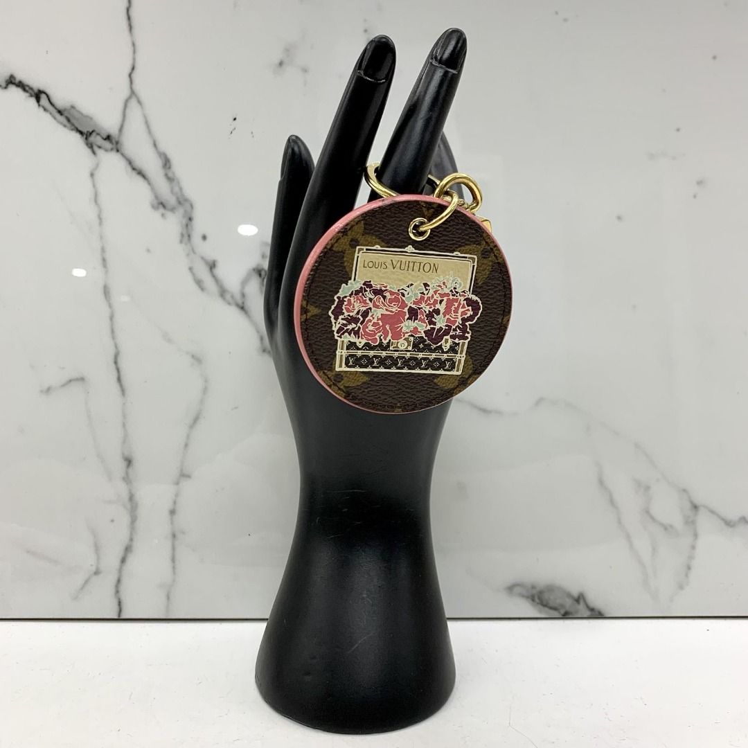 LOUIS VUITTON M161025 LEATHER KEY CHAIN 237025164 WE Luxury Accessories on Carousell