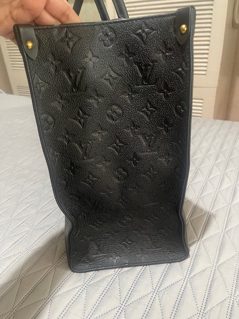 Louis Vuitton OTG GM (Category: Tote Bags) located in Pasay City. Submitted by ccpetitte (Listing ID 1260297701, Image 2). Description: Seldom used OTG GM size Very clean inside out Still smells good.