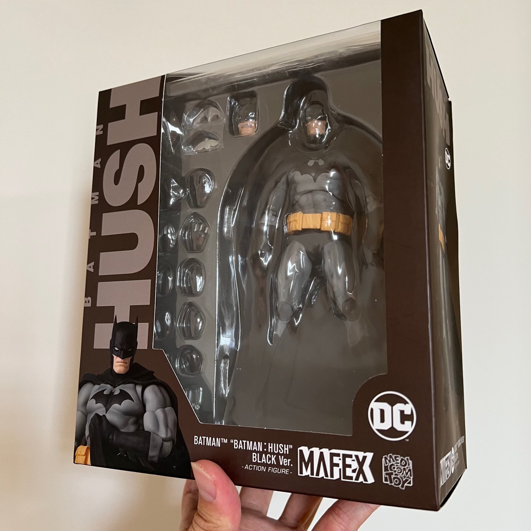 BATMANのBLACKVeMAFEX BATMAN HUSH BLACK Ver. 未開封品