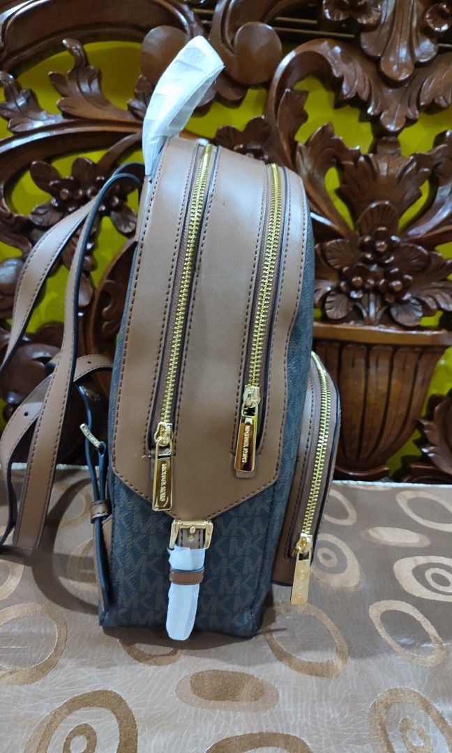 MK Jaycee Backpack Medium (Category: Luxury Bags & Wallets) located in Batangas. Submitted by lovejiana27 (Listing ID 1260296791, Image 3). Description: Brandnew Medium Rfs: Need to declutter .