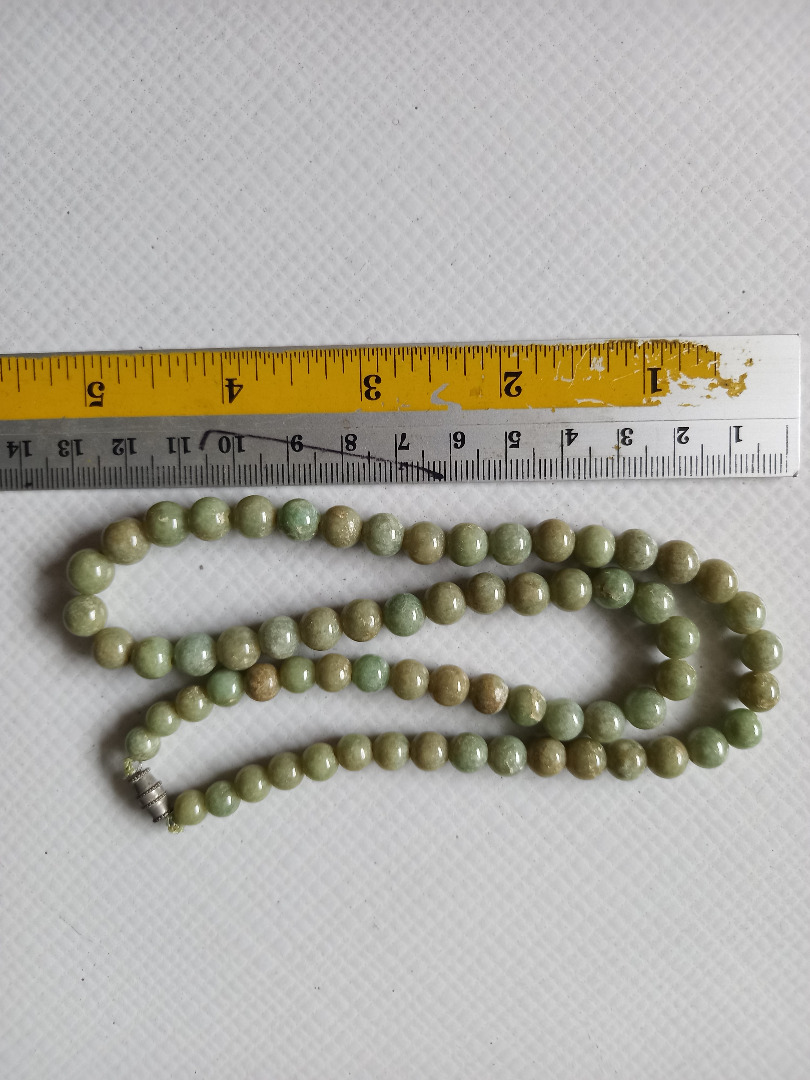 Necklace of Jade beads Women s Fashion Jewelry Organisers