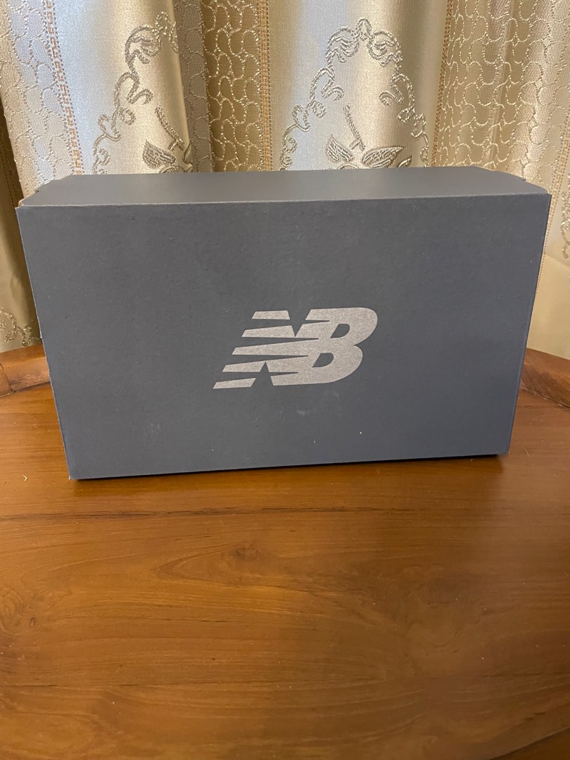 New balance hot sale box