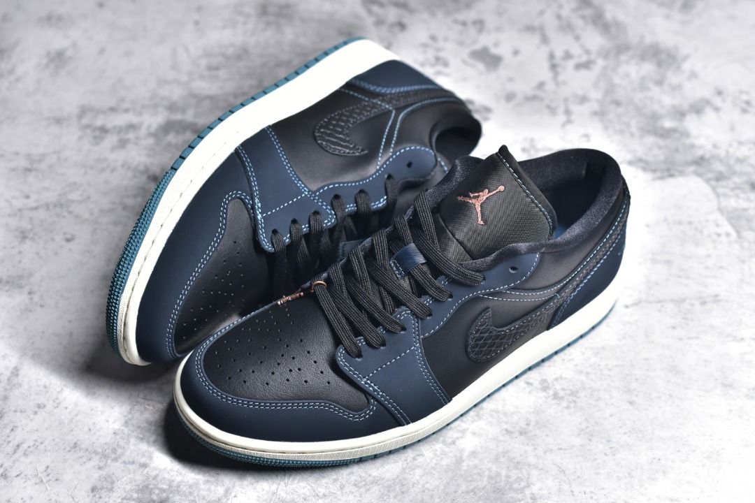 NIKE Air Jordan 1 low Snakesin Midnight Vavy Black shoes