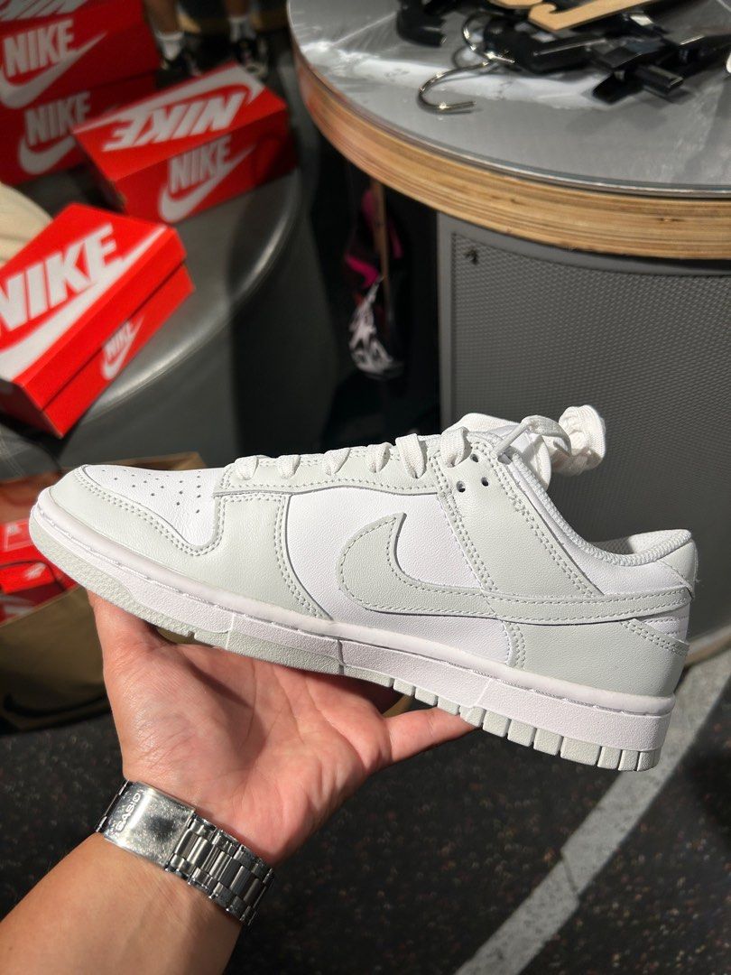 sb dunk photon dust