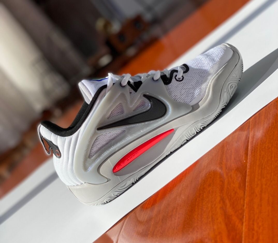⚓原裝正品NIKE KD15 EP 戰實籃球鞋男女同款, 男裝, 鞋, 波鞋- Carousell