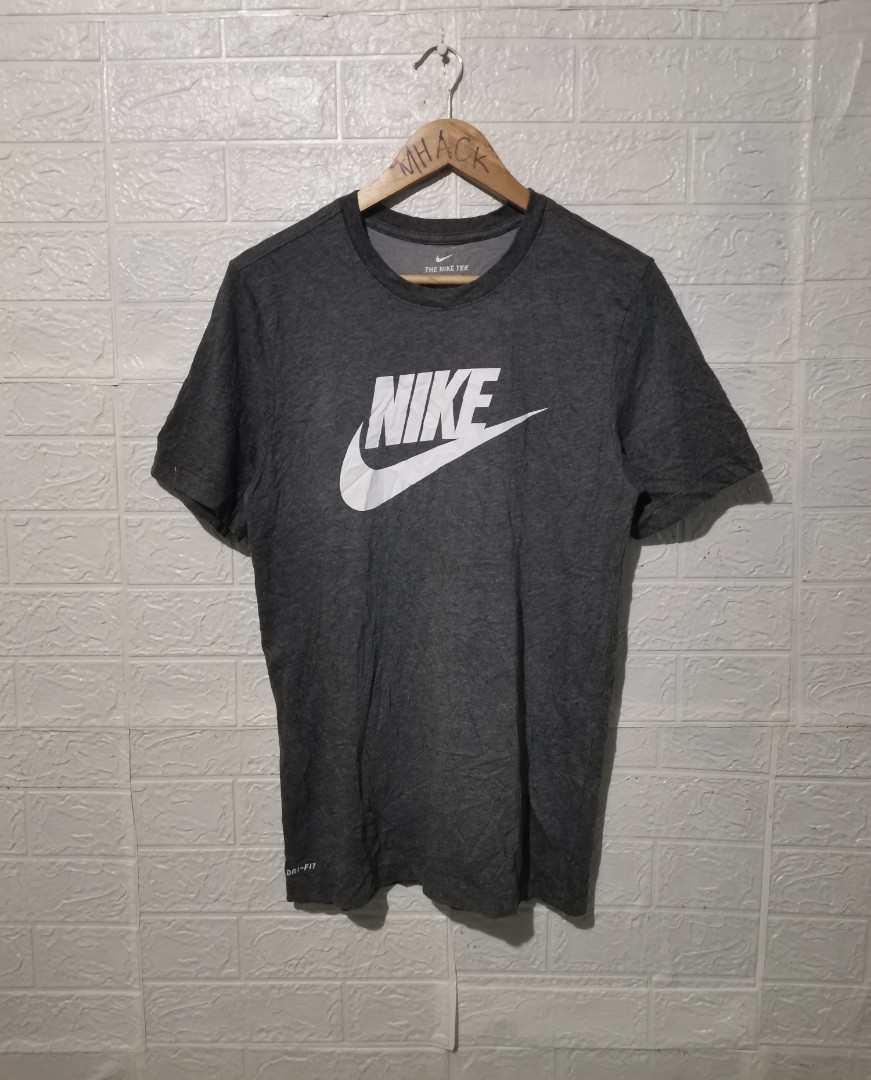 NIKE SCRIPT, Men's Fashion, Tops & Sets, Tshirts & Polo Shirts on Carousell