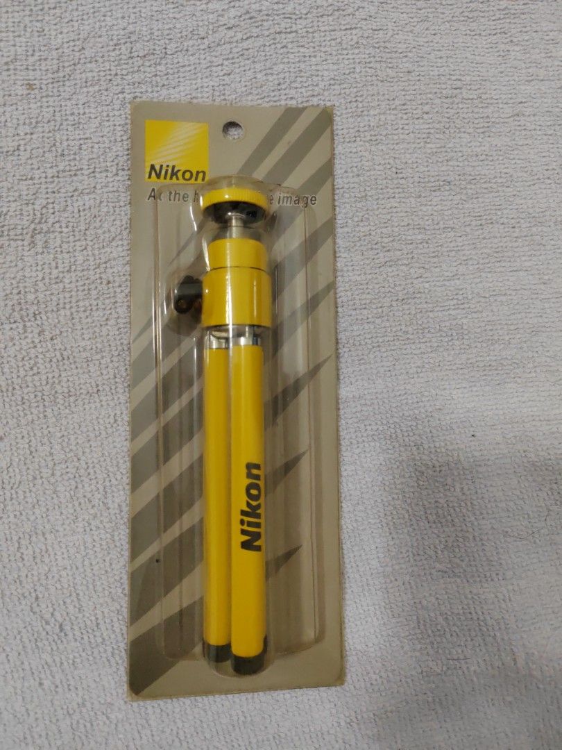 Nikon Tripod (yellow), Photography, Photography Accessories, Tripods