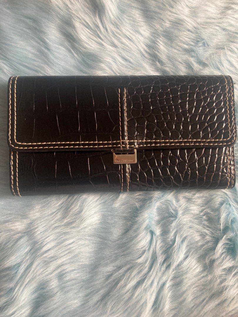 Liz Clairborne Faux Croc Tri-fold Wallet (Category: Wallets & Card holders) located in Cavite. Submitted by drewlara (Listing ID 1260159515, Image 1). Description: Authentic Liz Clairborne Faux Croc Tri-fold Wallet. See flaw on 3rd and 4th photo. Outside is spick and span. .