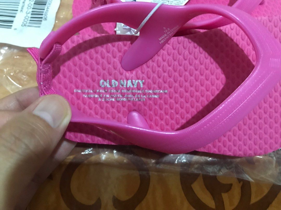 Old navy baby flip best sale flops