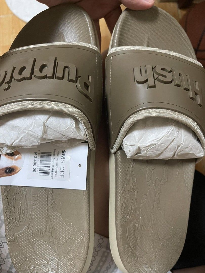 Original Hush Puppies Slide (NEVER BEEN USED) (Category: Slippers and slides) located in Caloocan City. Submitted by kitt587 (Listing ID 1260256525, Image 2). Description: size 11 negotiable price.