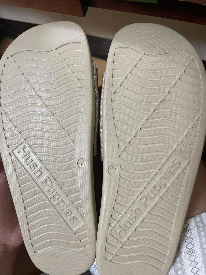 Original Hush Puppies Slide (NEVER BEEN USED) (Category: Slippers and slides) located in Caloocan City. Submitted by kitt587 (Listing ID 1260256525, Image 3). Description: size 11 negotiable price.