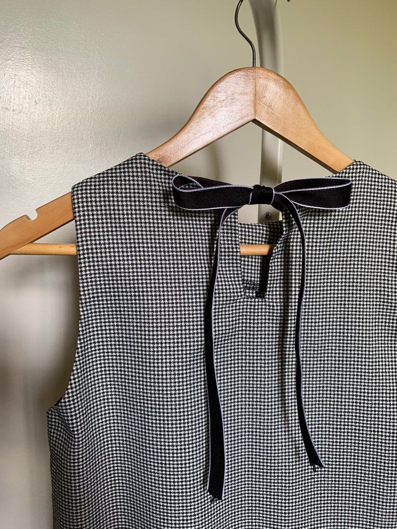 Plaid Baby Doll Dress (Category: Dresses) located in Caloocan City. Submitted by hellodeco (Listing ID 1260181473, Image 2). Description: Black and White Plaid Baby Doll Dress Size: Small Flaw: tiny hole at the back.