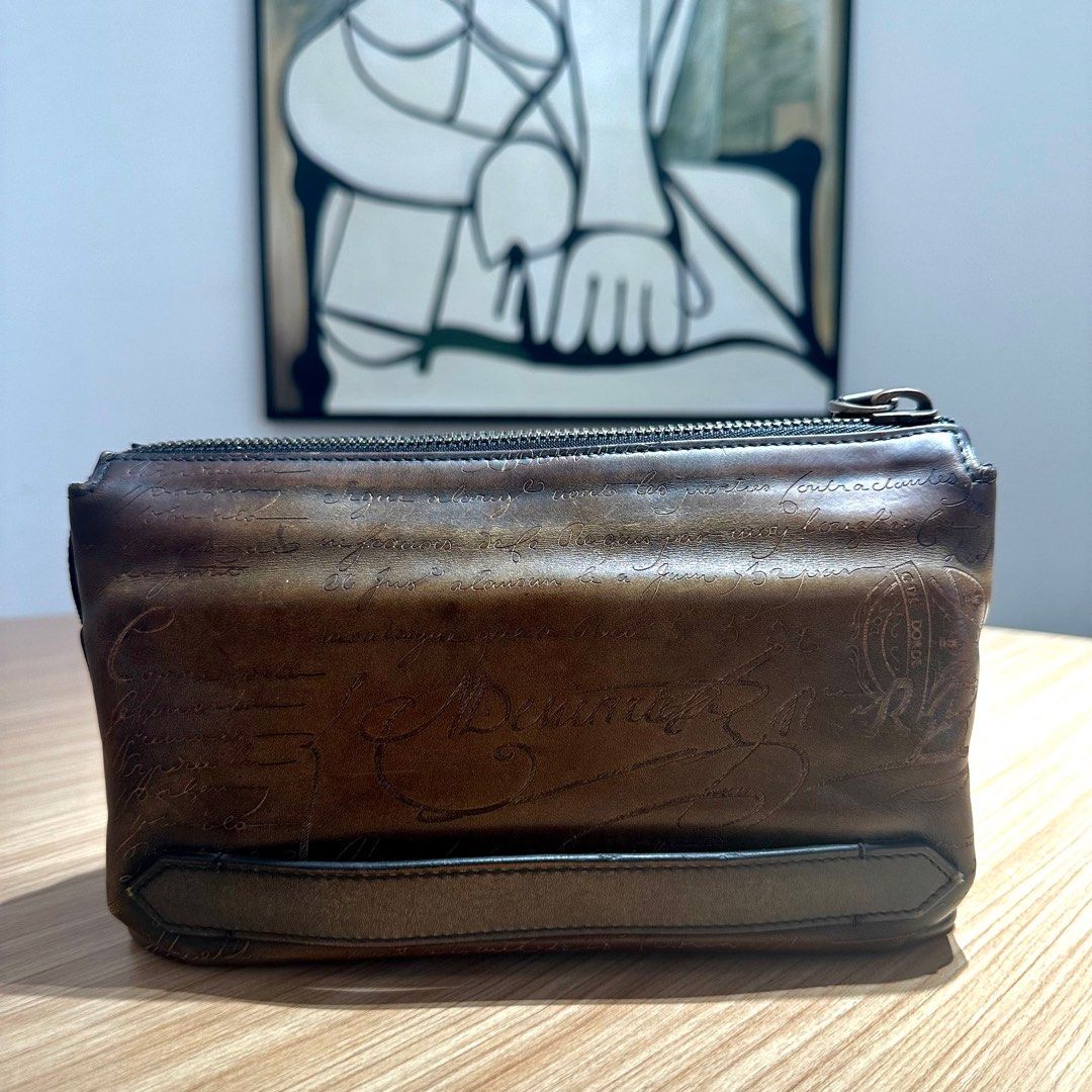 Berluti clutch clearance