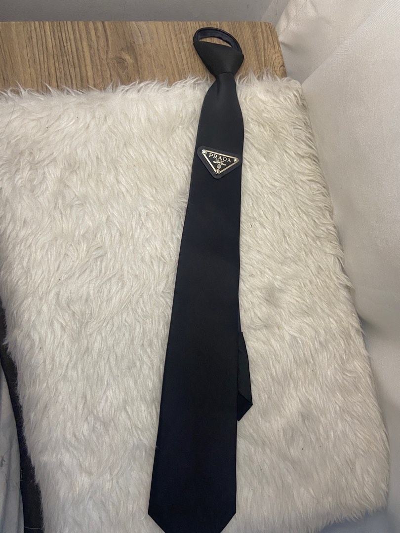 necktie prada