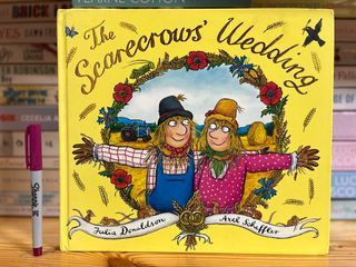 Preloved The Scarecrows’ Wedding by Julia Donaldson and Alex Scheffler Storybook Children’s Book