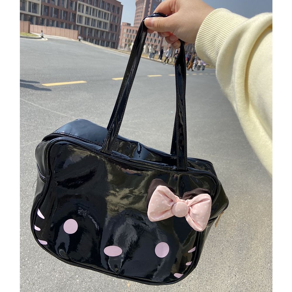 Black hello kitty bag 2025