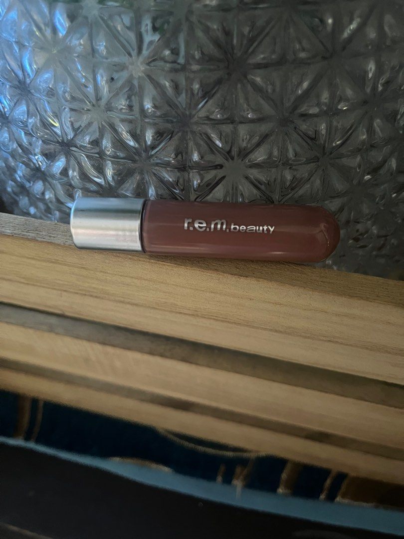 REM Beauty On Your Collar Plumping Lip Gloss, Beauty & Personal Care