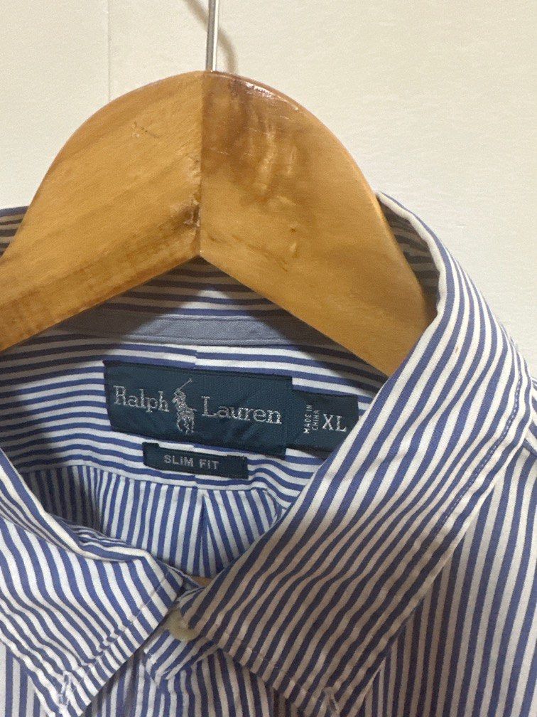 RL Polo shirt XL men (Category: Tshirts & Polo Shirts ) located in Pasig City. Submitted by coco_closet (Listing ID 1260124483, Image 3). Description: Authentic Polo Ralph Lauren With slight issue near the logo (see photo).