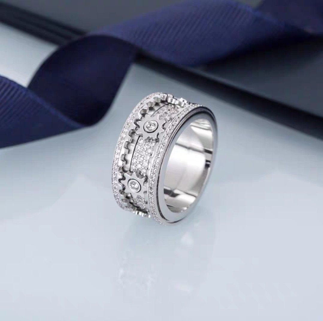 Rotatable Ring (Category: Jewelry) located in Singapore. Submitted by andrewpoh78 (Listing ID 1260249588, Image 2). Description: Bling Bling Rotatable Ring For Mens.