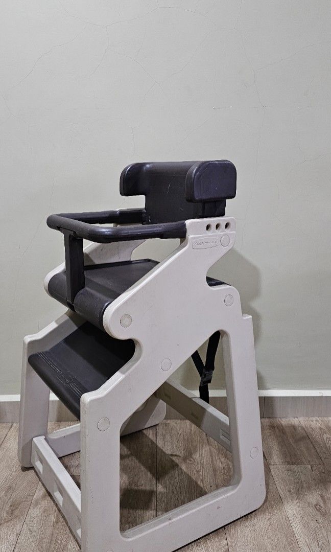 Rubbermaid baby chair sales