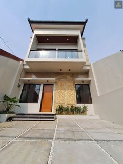 Rumah 2 lantai konsep bali di kencana loka bsd  fasum lengkap