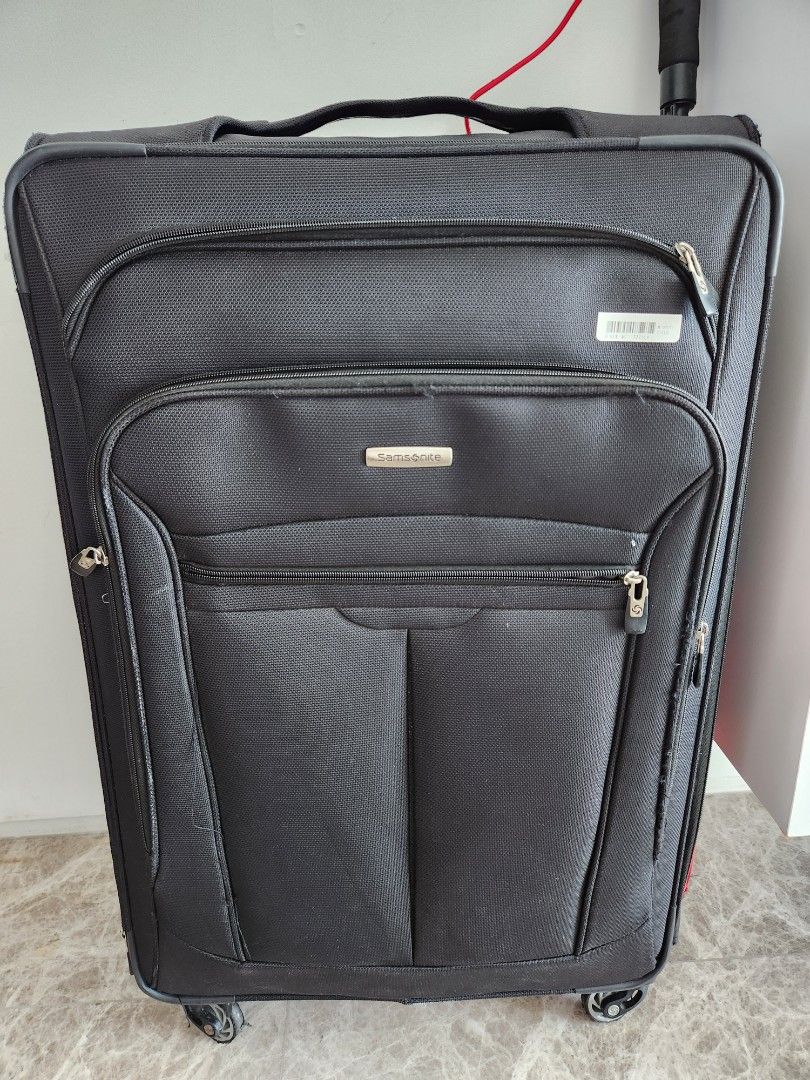 Nesting luggage set top