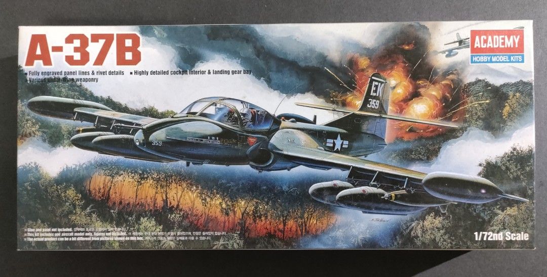 [Scale Model] Academy Hobby Model Kits A37B Dragonfly (1/72 Scale Miniature Scale Military
