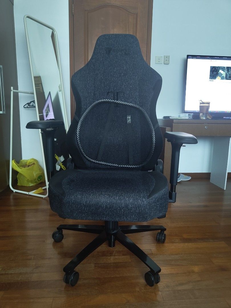 Secretlab gaming chair [2020 Titan edition]., Furniture & Home Living