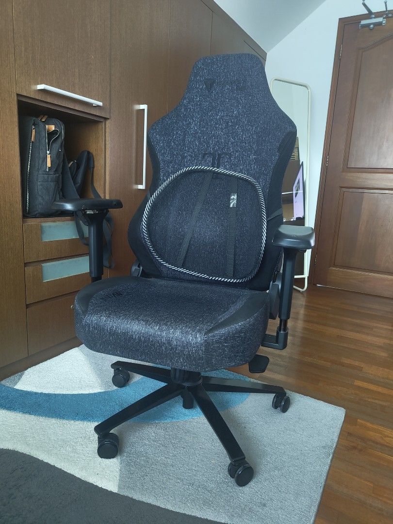 Secretlab gaming chair [2020 Titan edition]., Furniture & Home Living