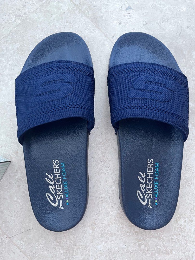 Skechers Luxe Foam, Women's Fashion, Footwear, Flipflops and Slides on