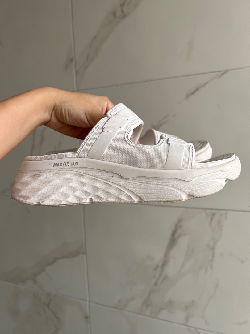 foamies skechers max cushioning incite