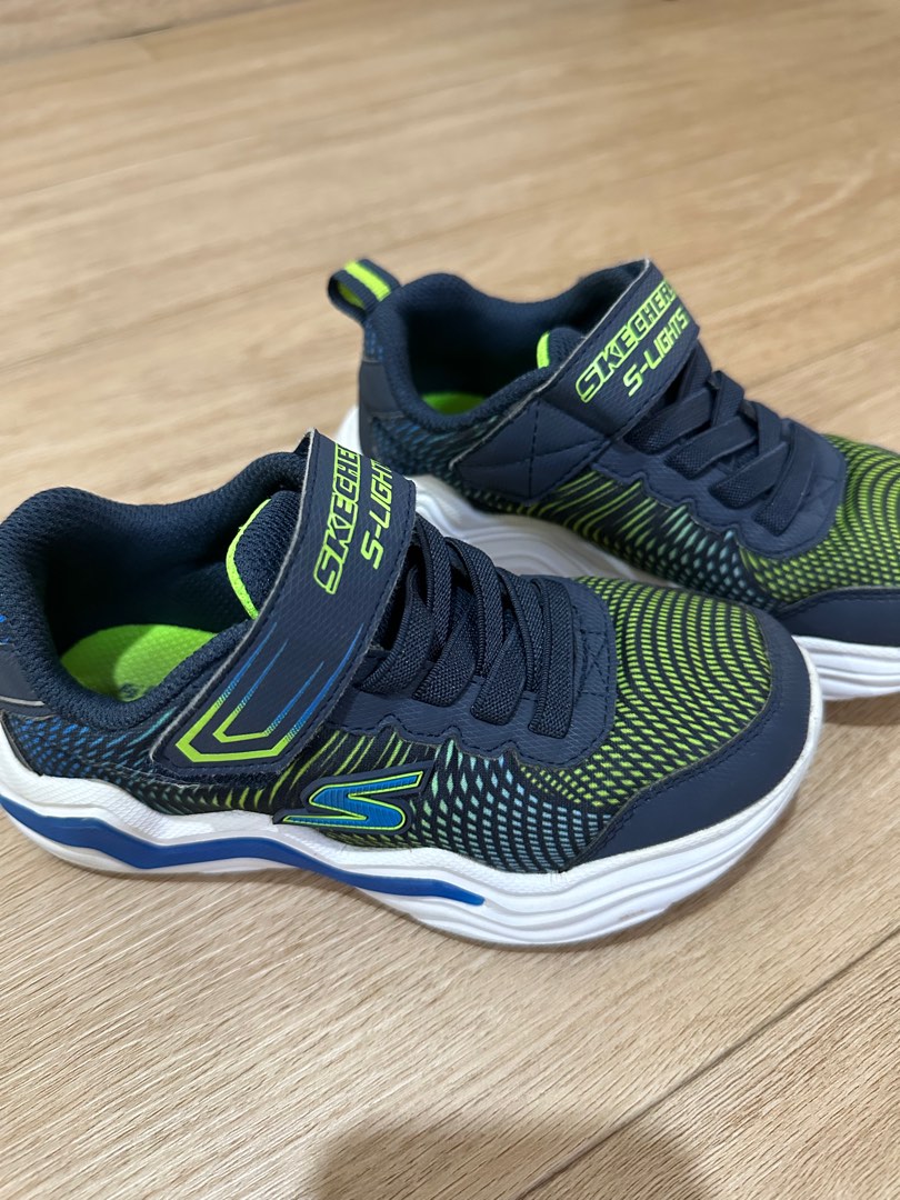 sketchers kids trainers