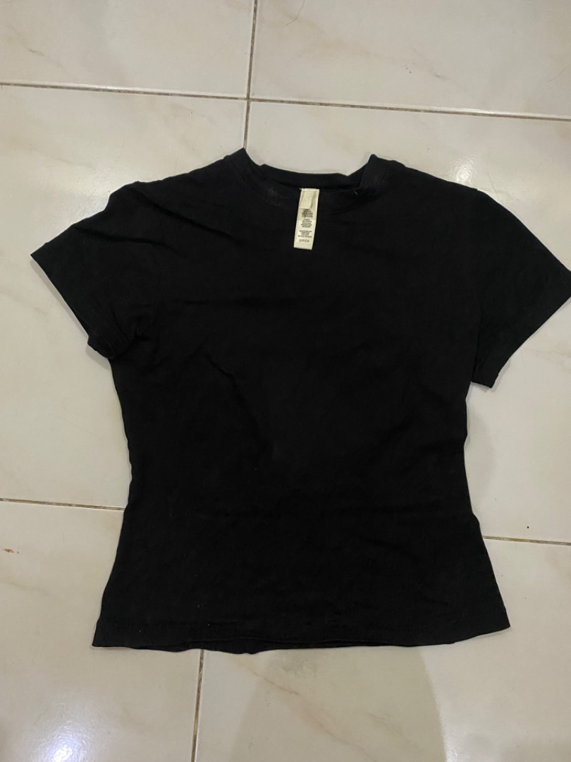 Skims black top, Women's Fashion, Tops, Others Tops on Carousell